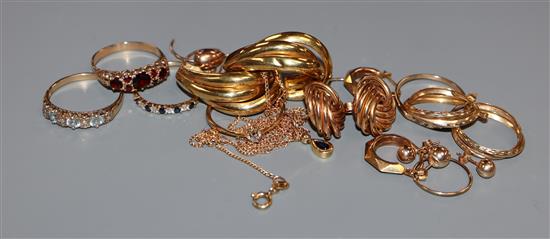 A small quantity of assorted gold and yellow metal jewellery, including 9ct and 14k rings and assorted earrings, one stamped 750.